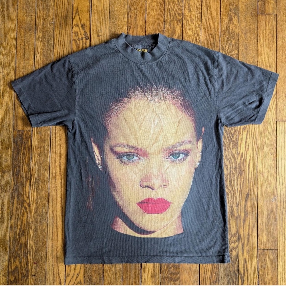 Rihanna Vintage Bigface Tee. Medium. Rare.